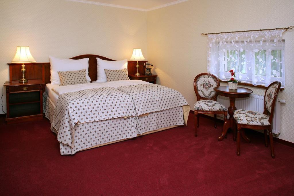 Hotel Mertin Хомутов Екстериор снимка